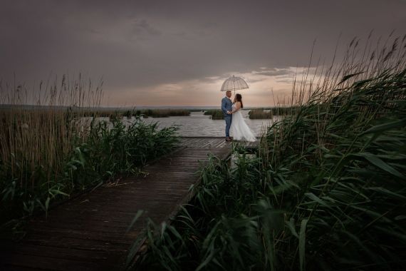 Gewitterhochzeit am Neusiedlersee im Himmelblau, Rust