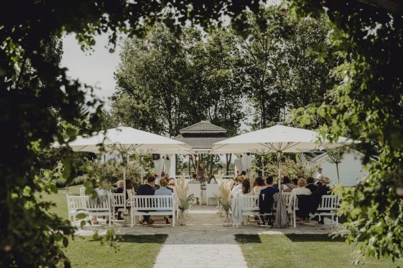 Traumhochzeit in den Blumengärten Hirschstetten