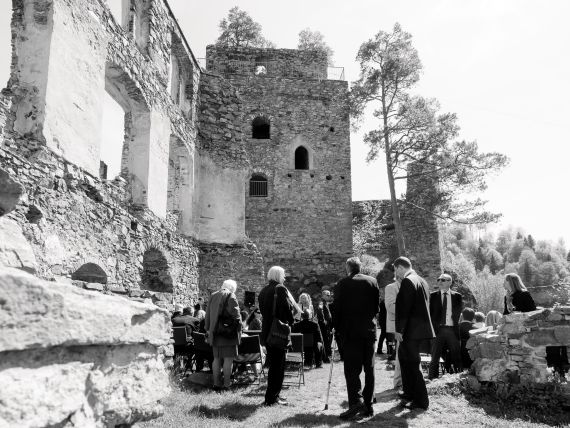 Hochzeitsreportage in Niederösterreich: Burgruine Dobra