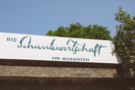 Internationale freie Trauung in historischen Gemäuern 