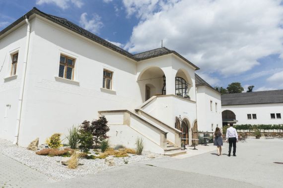 Kleine aber feine Hochzeit auf einem Freigut mitten im Grünen im wunderschönen Niederösterreich