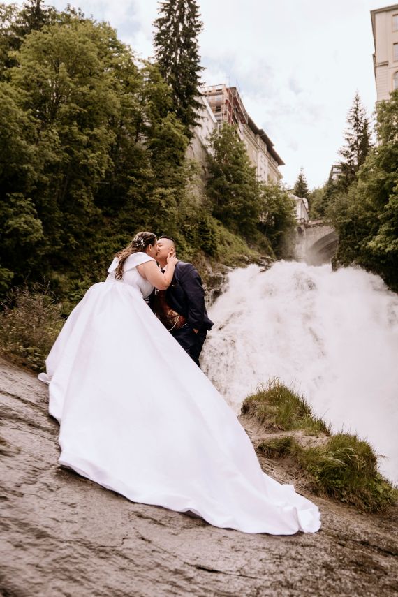 Hochzeit am Wasserfall