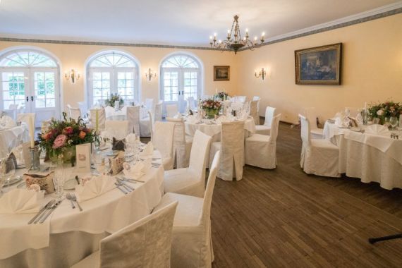 Hochzeitsreportage in Salzburg: Schlosswirt zu Anif
