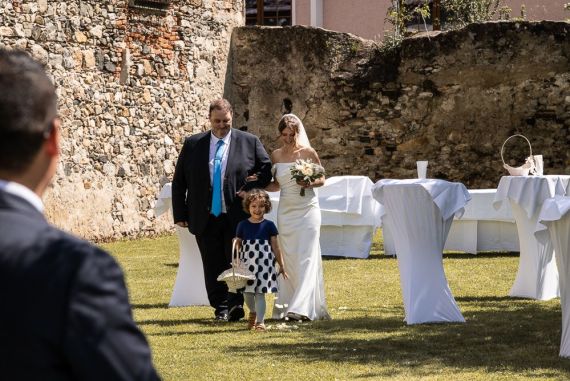 Stefanie & Ramiro traumhafte Trauung in Schloss Spitz