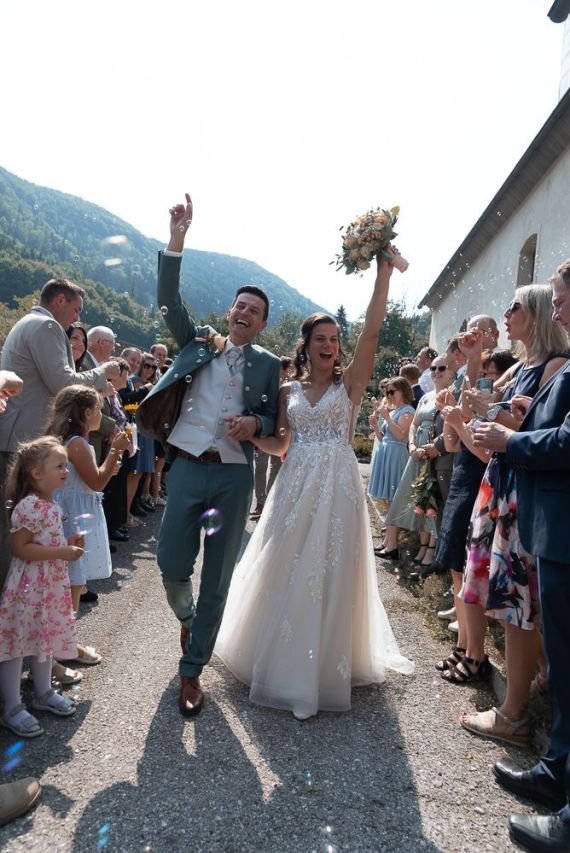 Ein Tag voller Heimat, Herz und Liebe – Traditionelle Hochzeit in Loich