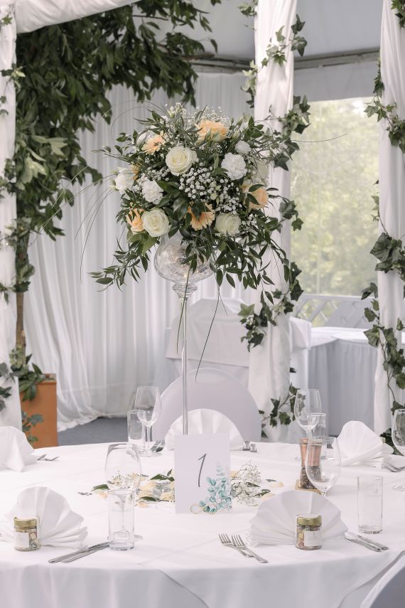 Klassisch Romantische Hochzeit im Chadim: Ein Märchenhaftes Fest in Wien