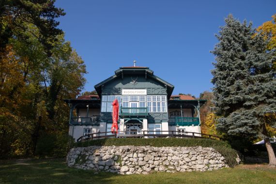 Herbstsymphonie: Unkonventionelle Liebe im Rudolfshof in Baden
