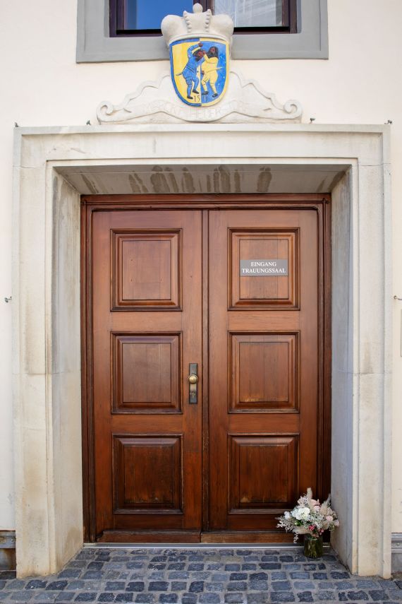 Himmlische Sommerhochzeit: Wenn Tradition und Glaube am Weinberg des Weingut Hermann Moser aufeinandertreffen