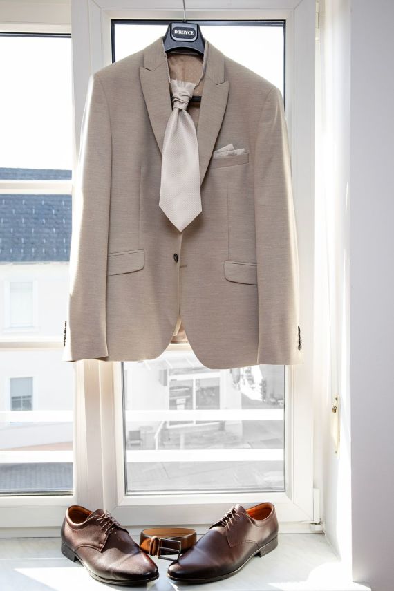 Klassisch Romantische Hochzeit auf Burg Güssing: Perfekte Kombination aus Standesamtlicher und Kirchlicher Trauung