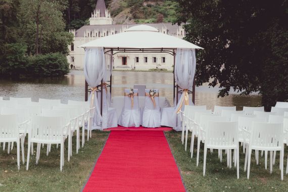 Ein Märchen wird wahr: Traumhochzeit im Schloss Hernstein