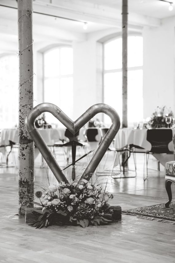 Rustikale Eleganz im Spinnsaal – Hochzeitsfeeling in der Fabrik Klarenbrunn