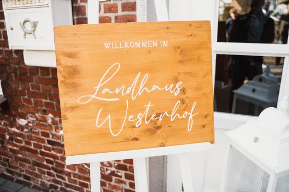 Freie Trauung im Landhaus Westerhof: Die Hochzeit von Lena & Marvin