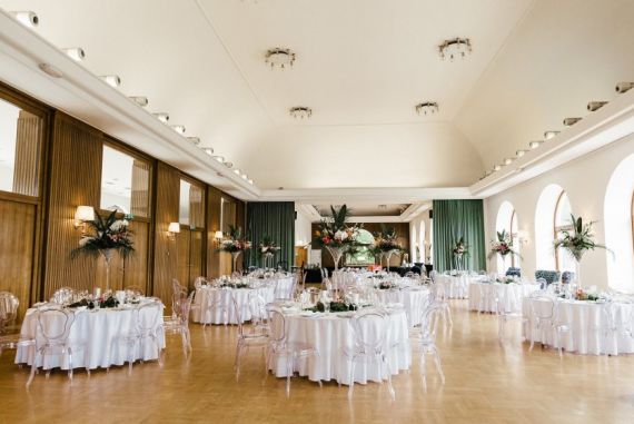 Hochzeitsreportage in Niederösterreich: N°3 Salon Kursalon Bad Vöslau