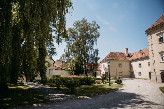 Traumhafte Boho Hochzeit im Schloss Gurhof 
