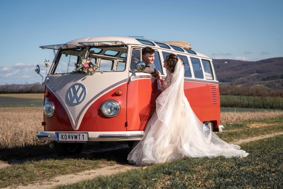 Außergewöhnliche Bulli-Hochzeit in Niederösterreich und Wien