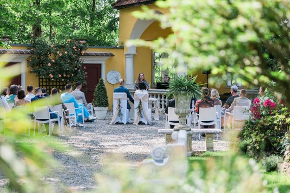 Traumhafte Hochzeit im Märchenschloss Ottersbach