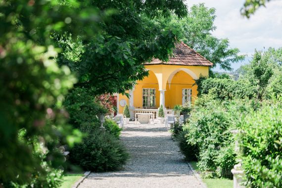 Traumhafte Hochzeit im Märchenschloss Ottersbach