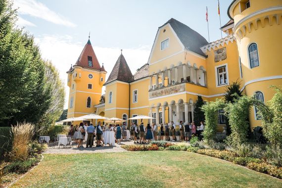 Märchenhochzeit in der malerischen Südsteiermark im Georgi Schloss 