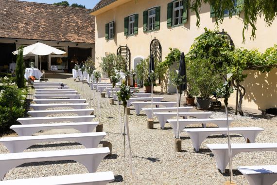 Moderne Schloss-Hochzeit in der Südsteiermark