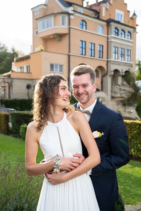 Super schöne Hochzeit in Salzburg im Schloss Mönchstein