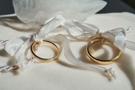 Herbsthochzeit mit Charme: Eine wunderschöne Feier bei mildem Wetter