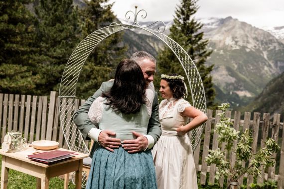 „Trachtenhochzeit im Zillertal – kleine Berghochzeit auf der Grawandhütte