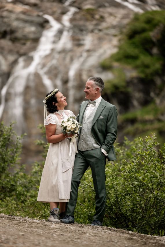 „Trachtenhochzeit im Zillertal – kleine Berghochzeit auf der Grawandhütte