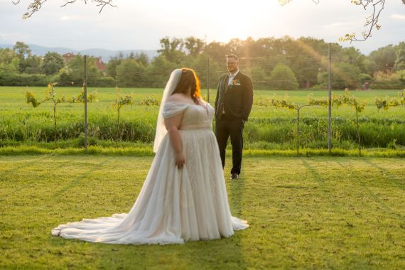 Eine intime Frühlingshochzeit im Mai – voller Liebe, Lachen und Leichtigkeit