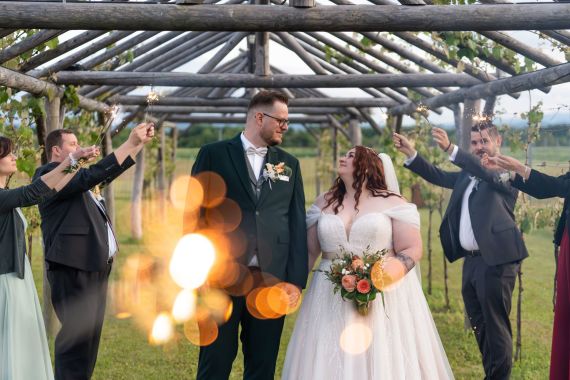 Eine intime Frühlingshochzeit im Mai – voller Liebe, Lachen und Leichtigkeit