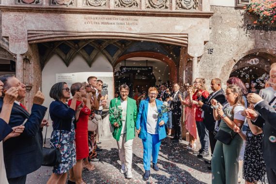 Unvergessliche Hochzeit in Innsbruck: Goldenes Dachl, Bergisel & Feuershow
