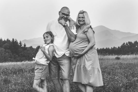 Familienporträt in der Natur