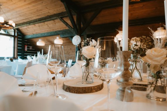 Sommerhochzeit am Faaker See im Naturel Hoteldorf Seeleitn - Foto & Filmreportage in Kärnten