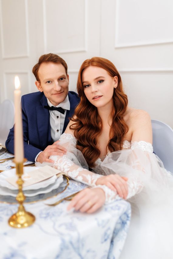 „Fairytale-Hochzeit in Berlin: Elegantes Editorial in Blau & Beige