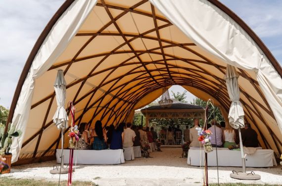 Bunte Sommerhochzeit