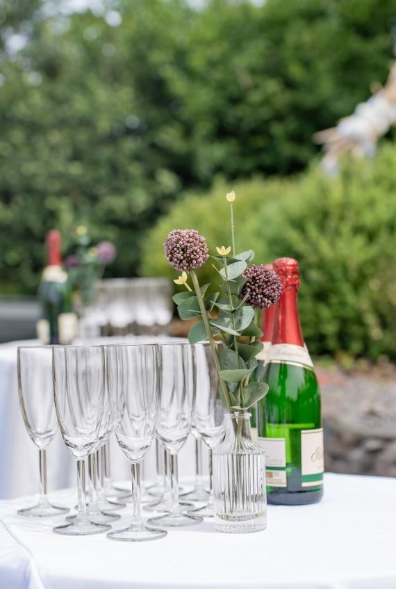 Klassische Hochzeit in den Tannen