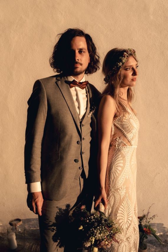 Editorial Wedding Vibes in einer authentischen Spätsommerhochzeit