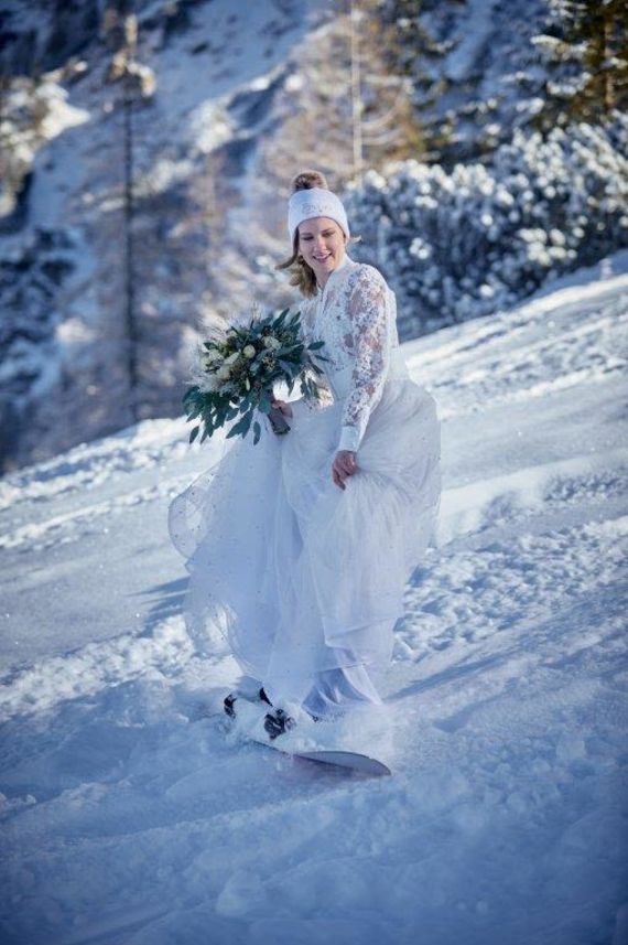 Winter-Weihnachtshochzeit in den Tiroler Bergen