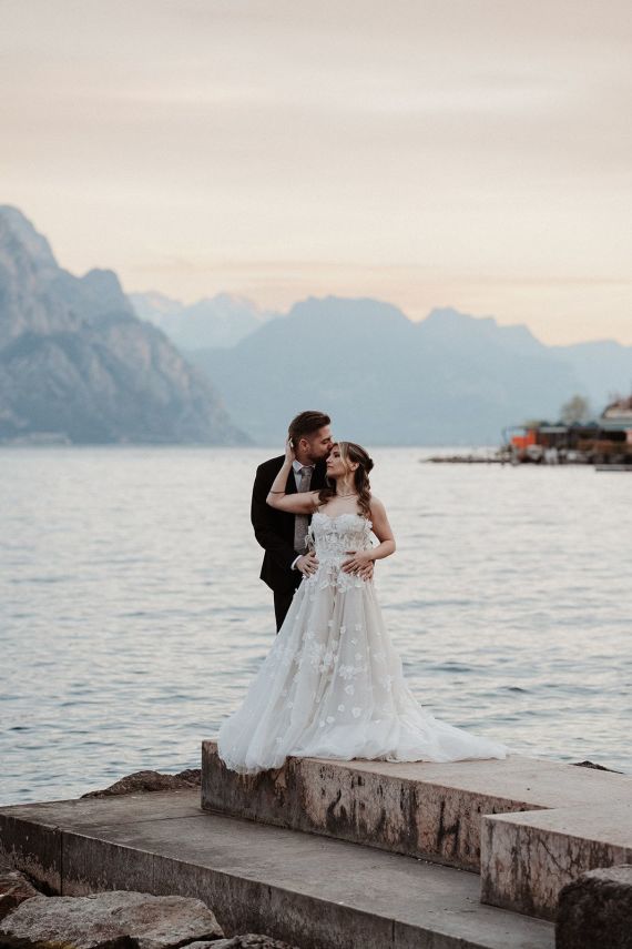 Elopement am Gardasee – Hochzeit in Malcesine mit Bootsfahrt & Aperol