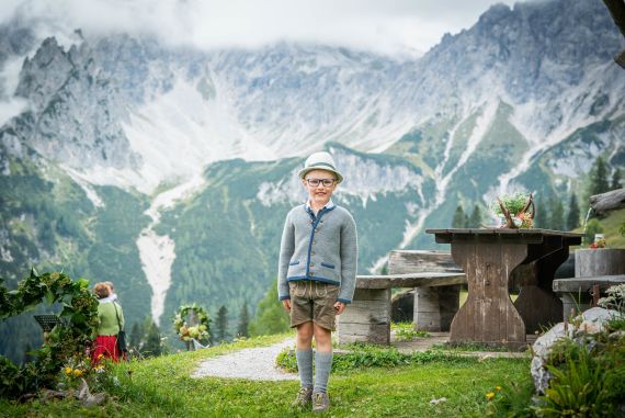 Tracht trifft Alpenliebe – Hochzeit in der Salzburger Bergwelt mit Anders Betrachtet