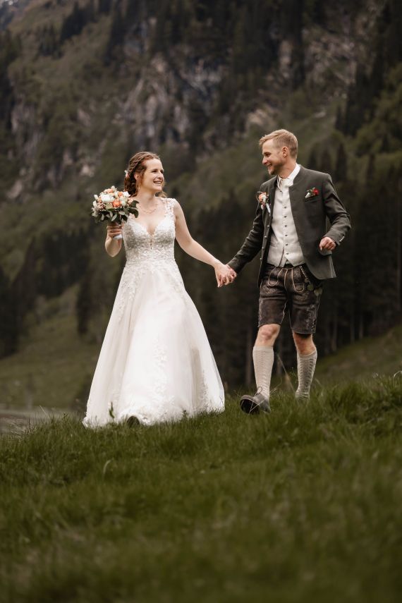 Traditionelle und doch Moderne Hochzeit in der Steiermark