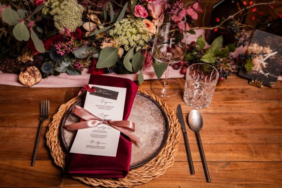 Fall in Love - Farbenprächtige Herbsthochzeit in gemütlicher Atmosphäre mit einem Hauch von Romantik 