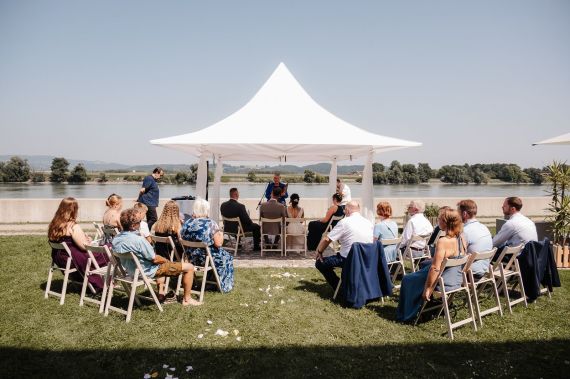 Hochzeitsfotografie in Ybbs an der Donau – Standesamtliche Trauung in der Donaulodge