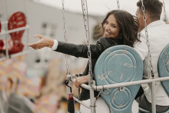 Außergewöhnliches Volksfest-Shooting in Ried: Farben, Lichter und pure Emotionen