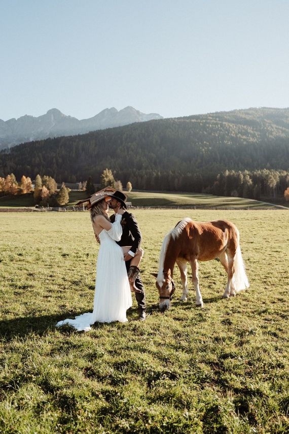 Destination Wedding in Südtirol | Cowboy Style Hochzeit mit Haflingern