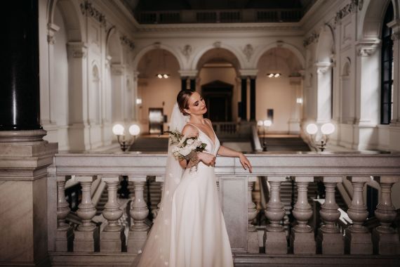 Clean Girl Bridal Look – Modern, Elegant & Timeless