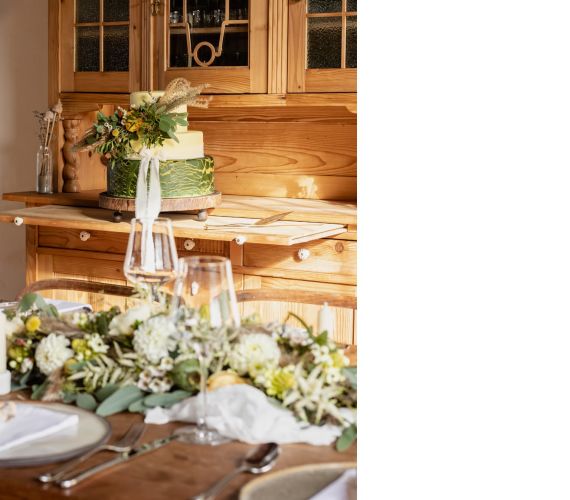 Boho Hochzeit im schnuckeligen Heurigen-Stadl im Burgenland
