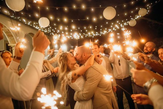 Bezaubernde, lebenslustige Boho-Hochzeit mit einem besonderen Glanz