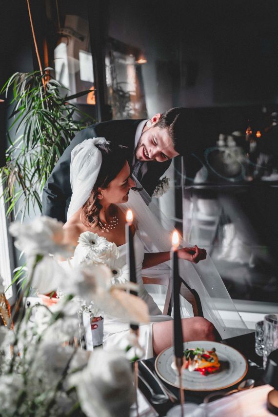 Midnight Elegance: Micro Vienna City Wedding