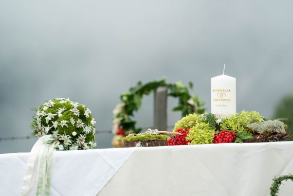 Tradition trifft Herzensmoment - Eine Hochzeit mit Blick in die Salzburger Bergwelt