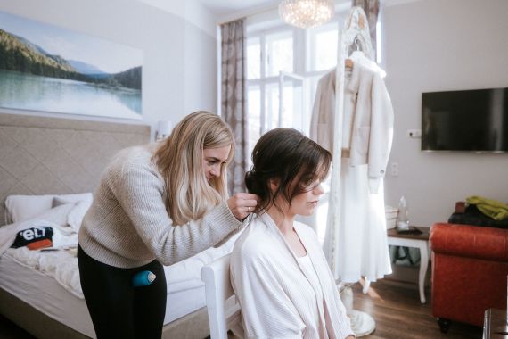 A Magical Winter Destination Wedding in the Snowy Austrian Alps